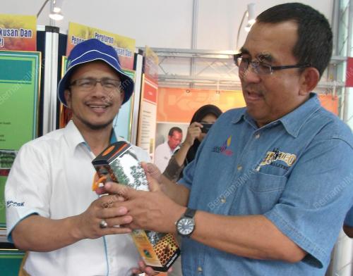 JOHARI BAHAROM