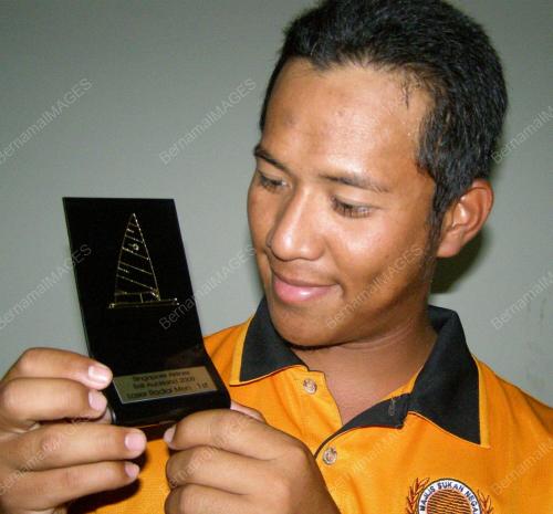 MOHD ROMZI MOHAMAD