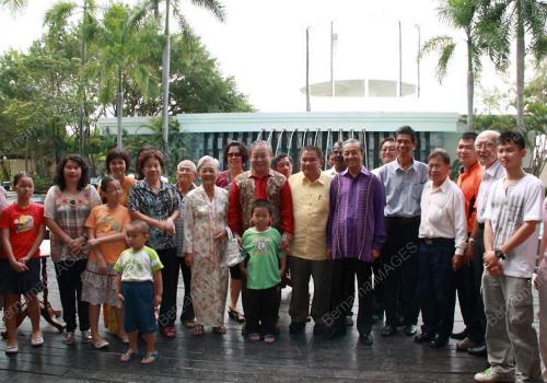 TUN MAHATHIR MOHAMAD
