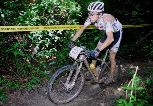 LGK03_17102012_PELUMBA_ITALI