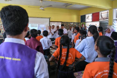 DATUK FAHMI FADZIL