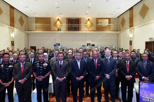 DATUK SERI SAIFUDDIN NASUTION ISMAIL