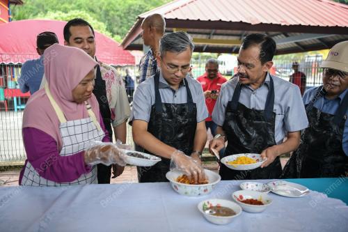 FAHMI FADZIL