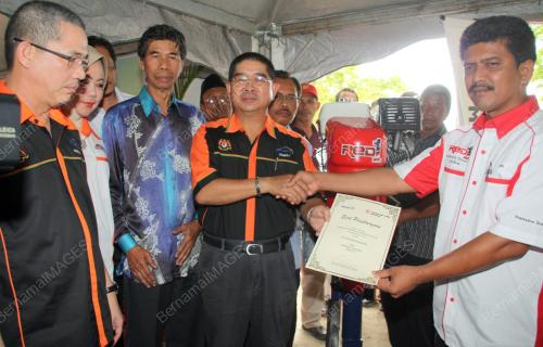 LGK03_28012011_SIJIL