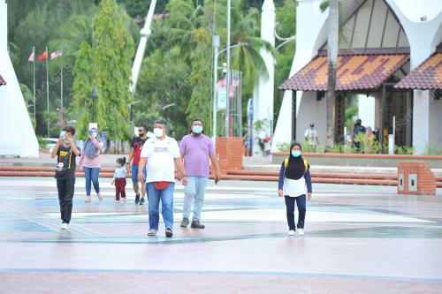 PELITUP DATARAN LANG