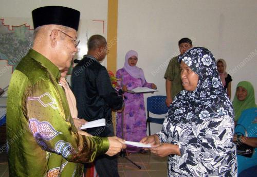 AZIZAN ABDUL RAZAK