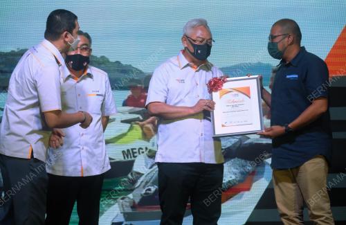 TAN SRI NOH OMAR