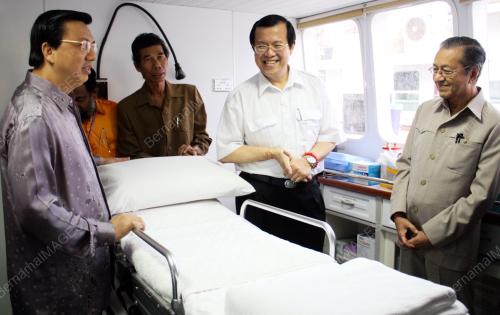 DR MAHATHIR MOHAMAD