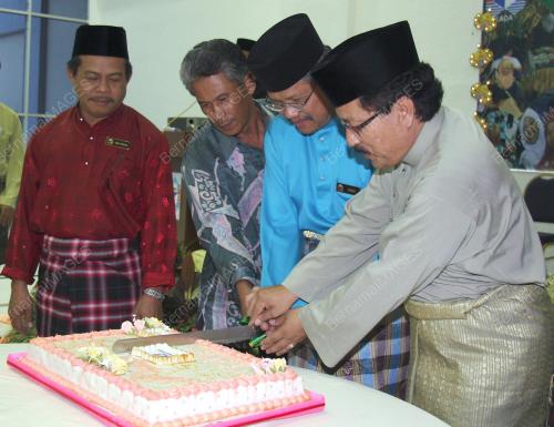 AZMAN UMAR_LADA