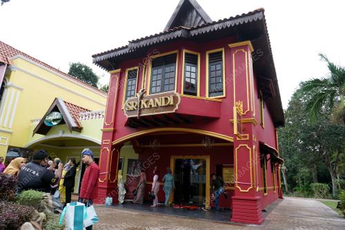 LGK04_13092019_BUSANA_TRADISIONAL