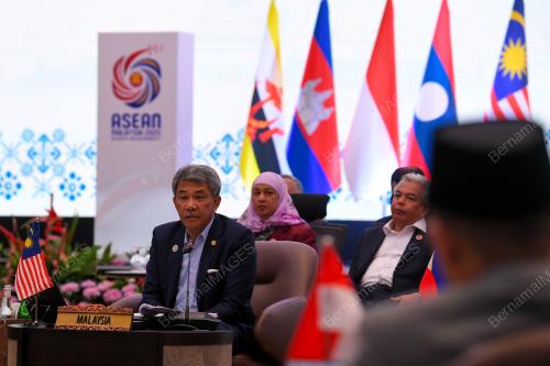 DATUK SERI MOHAMAD HASAN