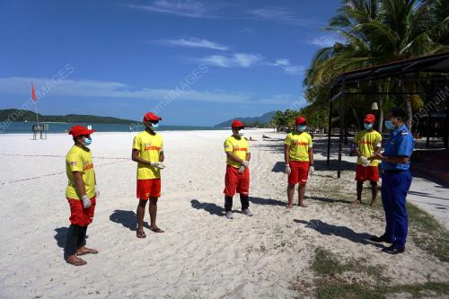 PANTAI CHENANG