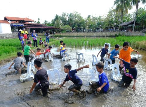 PERMAINAN 'MUSICAL CHAIRS'