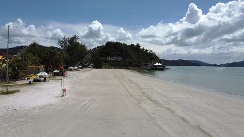 PANTAI CHENANG LANGKAWI