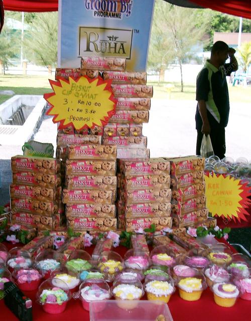 BISKUT GAMAT