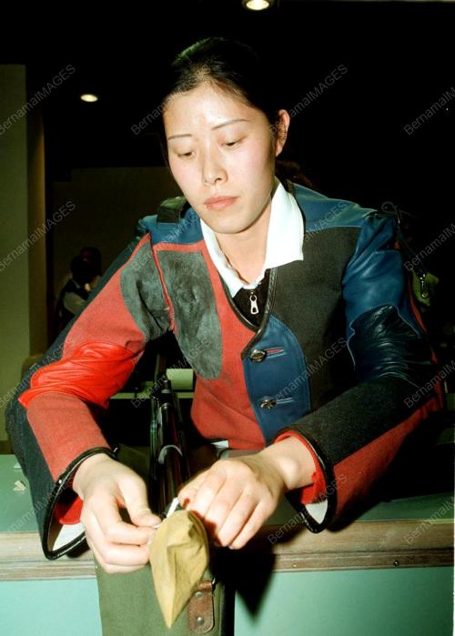 WANITA CHINA -EMAS