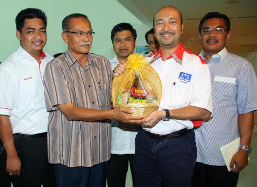 DATUK MUKRIZ