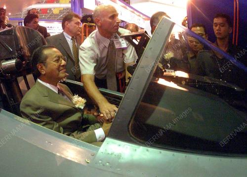 DR MAHATHIR MOHAMAD