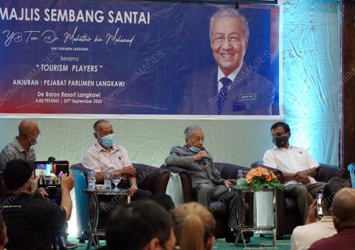 DR MAHATHIR MOHAMAD