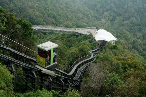 BERKHEMAH GUNUNG MACHINCANG
