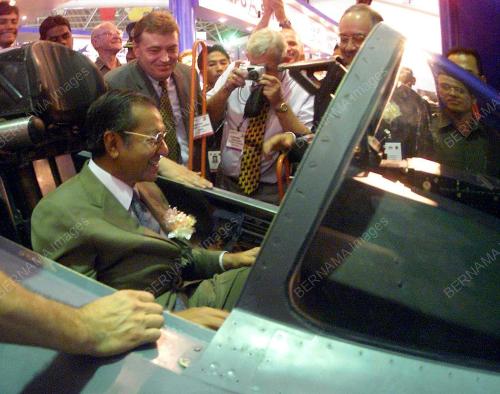 DR MAHATHIR MOHAMAD