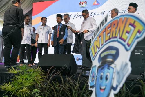 DATUK FAHMI FADZIL
