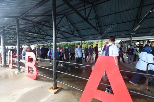 PULAU TUBA KAMPUNG ANGKAT MADANI