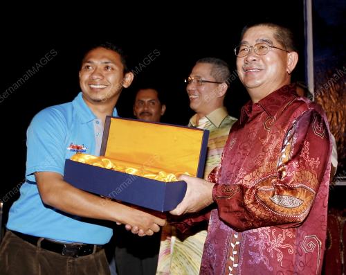 LGK08_03022011_ANGKASAWAN