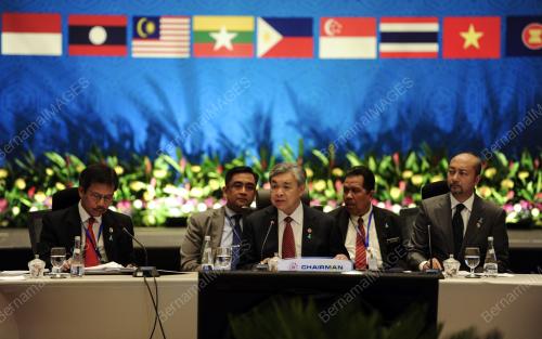 LGK08_29102015_ASEAN
