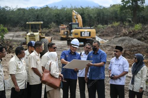 DATUK DR MOHD RADZI JIDIN