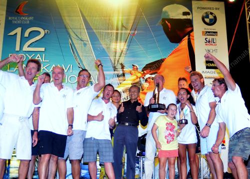 LGK09_18012014_PASUKAN_JUARA