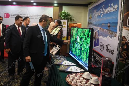 DATUK SERI AMINUDDIN HARUN