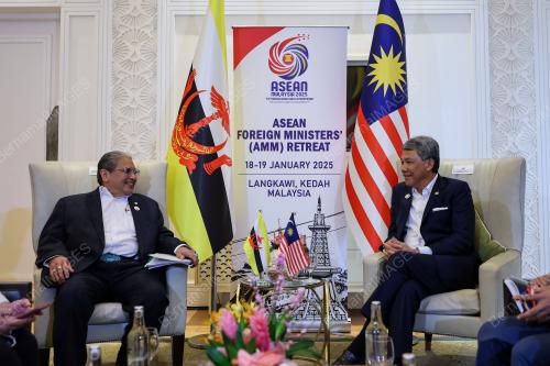 DATUK SERI MOHAMAD HASAN