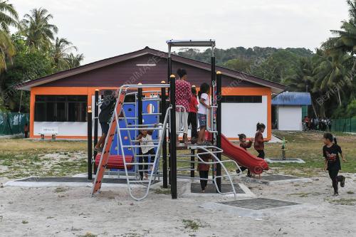 DATUK SERI AMIR HAMZAH AZIZAN