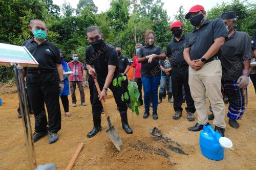 DATUK SERI TAKIYUDDIN HASSAN