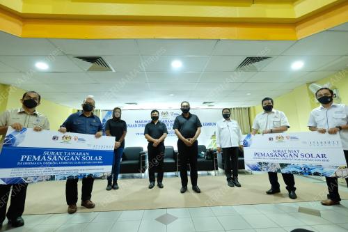 DATUK SERI TAKIYUDDIN HASSAN