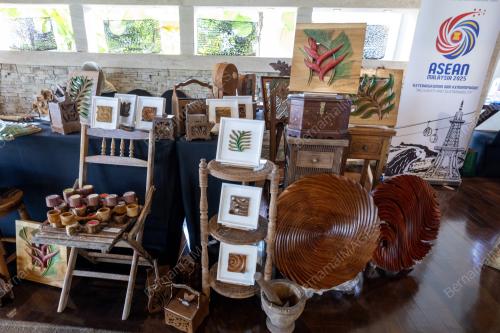 UKIRAN KAYU