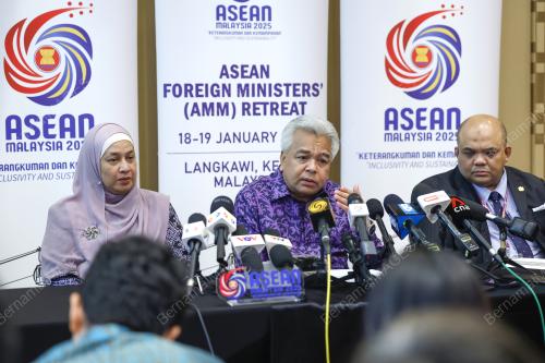 DATUK SERI AMRAN MOHAMED ZIN