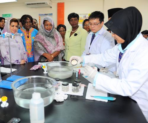 DATIN SERI ROSMAH MANSOR