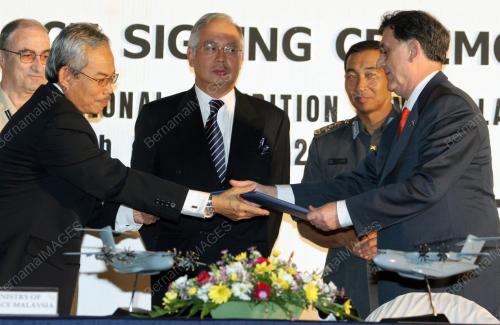 MOHD NAJIB TUN ABDUL RAZAK