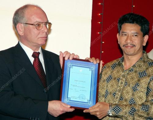 MEJ SUNTHON EH KAVE