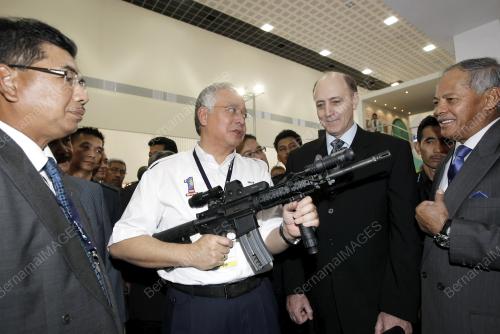 MOHD NAJIB TUN ABDUL RAZAK