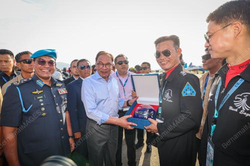DATUK SERI ANWAR IBRAHIM