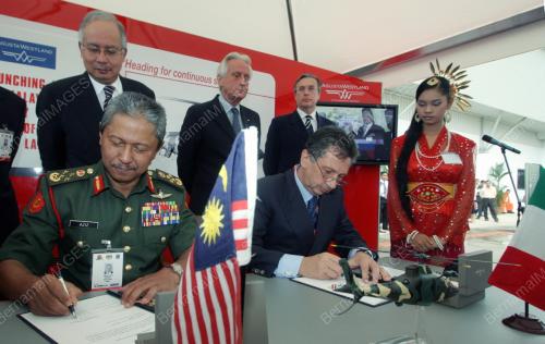 MOHD NAJIB TUN ABDUL RAZAK