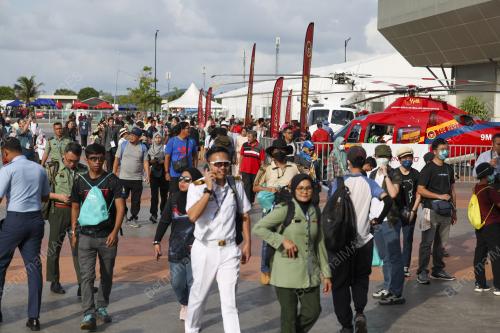 PAMERAN MARITIM DAN AEROANGKASA LANGKAWI