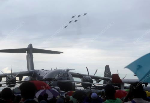 LIMA25_HUJAN