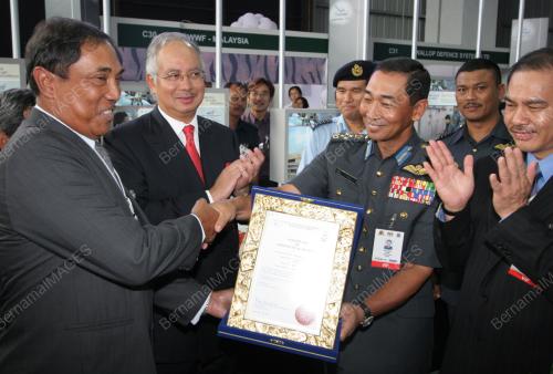 NAJIB TUN RAZAK