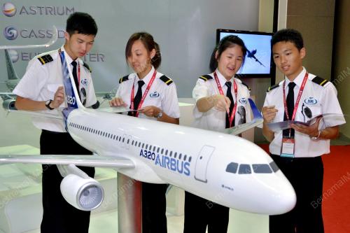 LIMA16_28032013_MODEL_AIRBUS
