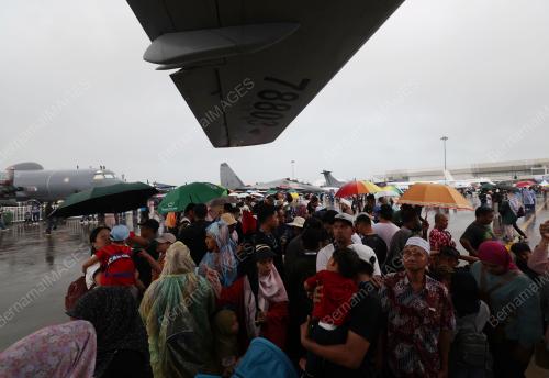 LIMA25_HUJAN