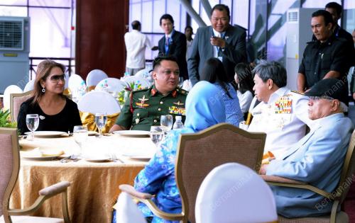 SULTAN SARAFUDDIN IDRIS SHAH